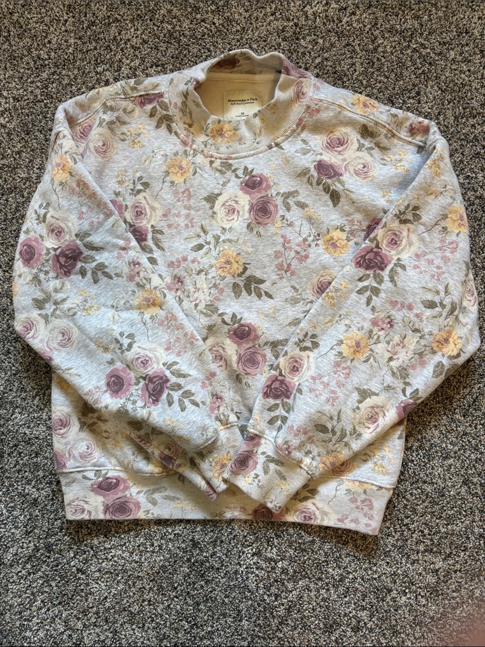 Floral Crewneck Sweatshirt - Soft Gray with Rose Print